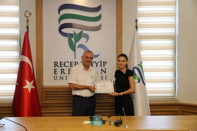 RTEÜ'de Stajını Tamamlayan Gürcü Öğrenciler Sertifikalarını Aldı 10