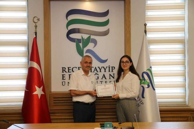RTEÜ'de Stajını Tamamlayan Gürcü Öğrenciler Sertifikalarını Aldı 17