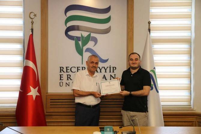 RTEÜ'de Stajını Tamamlayan Gürcü Öğrenciler Sertifikalarını Aldı 21