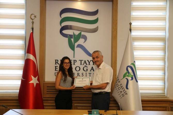 RTEÜ'de Stajını Tamamlayan Gürcü Öğrenciler Sertifikalarını Aldı 25