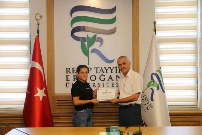 RTEÜ'de Stajını Tamamlayan Gürcü Öğrenciler Sertifikalarını Aldı 27