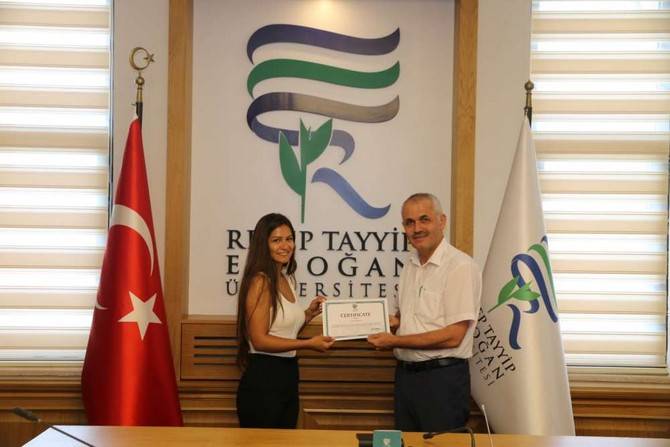 RTEÜ'de Stajını Tamamlayan Gürcü Öğrenciler Sertifikalarını Aldı 28