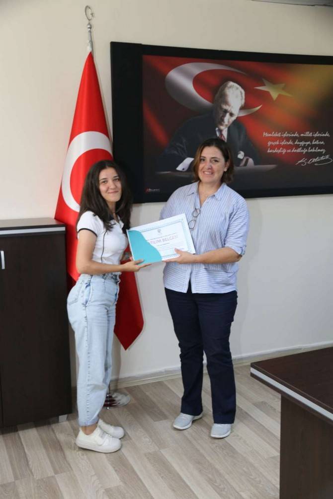 RTEÜ'de Stajını Tamamlayan Gürcü Öğrenciler Sertifikalarını Aldı 44
