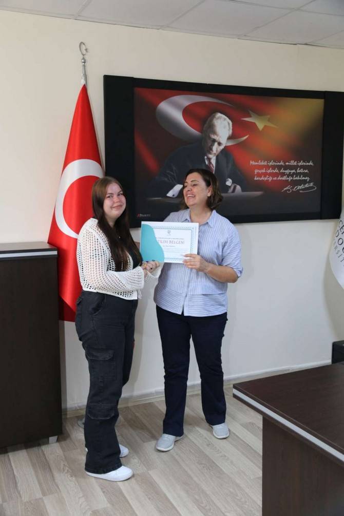 RTEÜ'de Stajını Tamamlayan Gürcü Öğrenciler Sertifikalarını Aldı 46