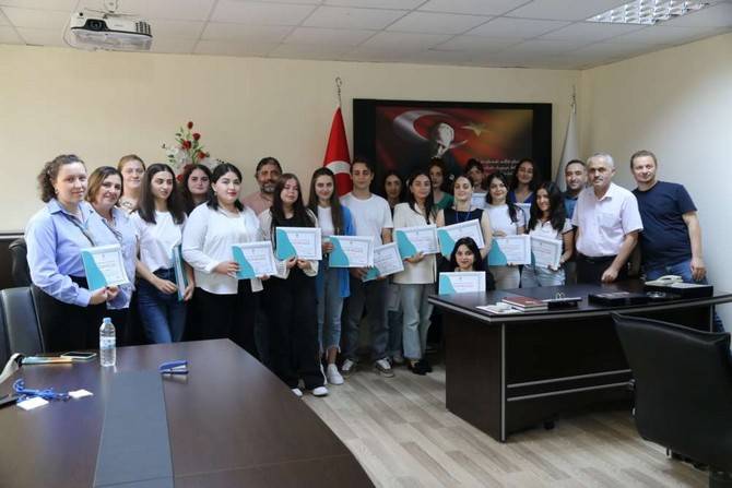 RTEÜ'de Stajını Tamamlayan Gürcü Öğrenciler Sertifikalarını Aldı 48
