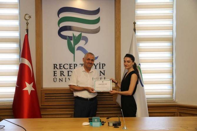 RTEÜ'de Stajını Tamamlayan Gürcü Öğrenciler Sertifikalarını Aldı 9