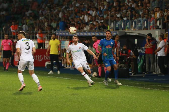 Çaykur Rizespor - Fatih Karagümrük maçından kareler 26