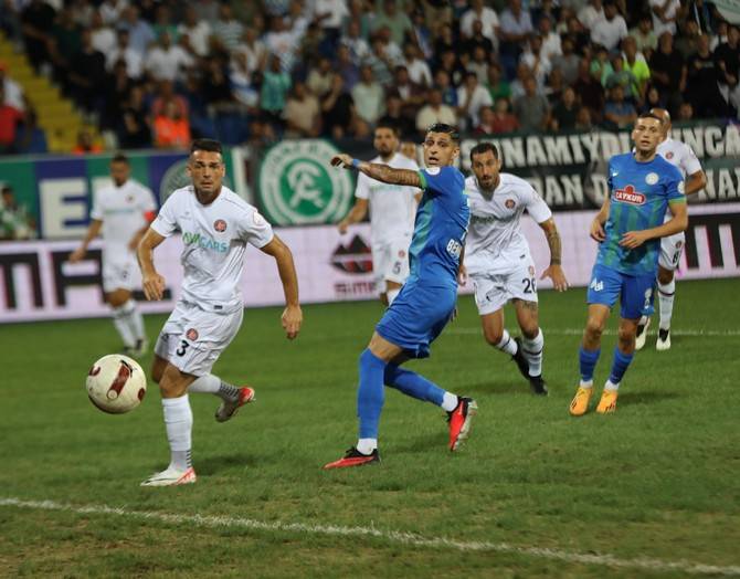 Çaykur Rizespor - Fatih Karagümrük maçından kareler 32