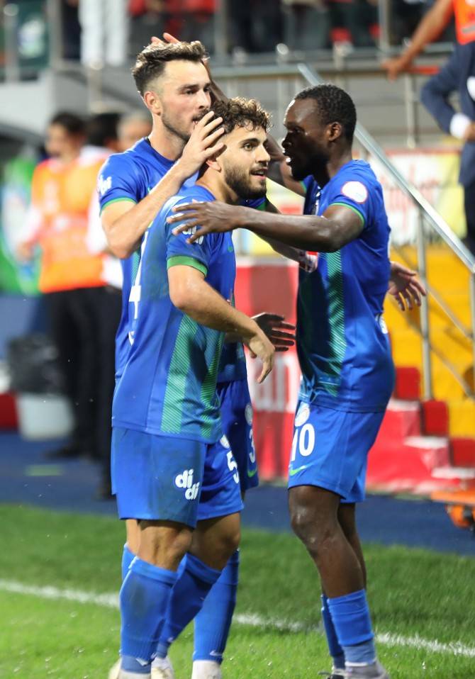 Çaykur Rizespor - Fatih Karagümrük maçından kareler 41