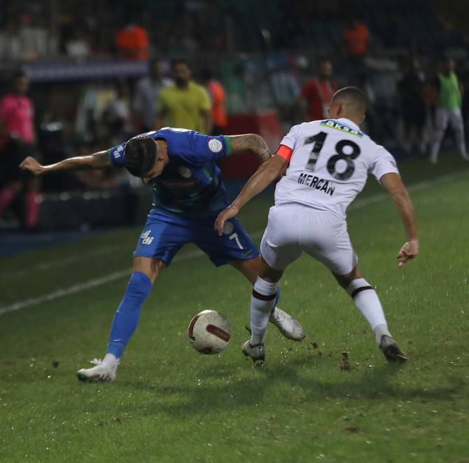 Çaykur Rizespor - Fatih Karagümrük maçından kareler 42
