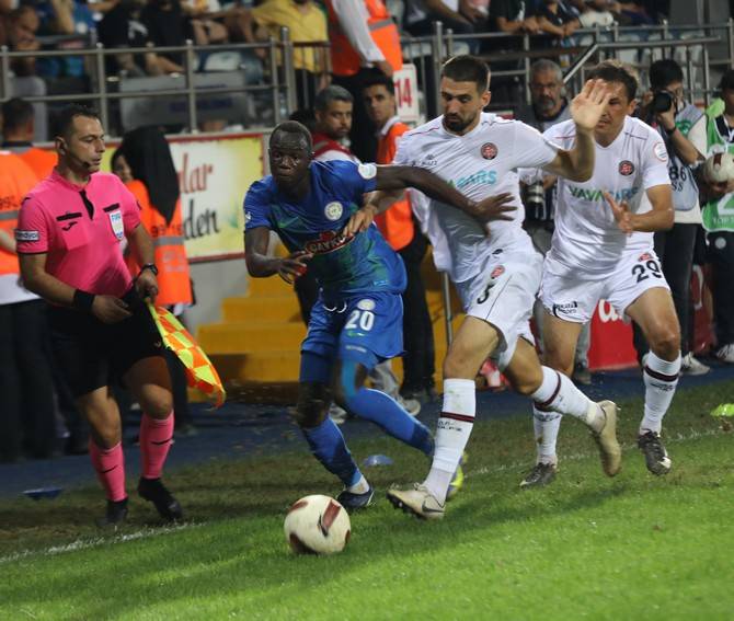 Çaykur Rizespor - Fatih Karagümrük maçından kareler 45