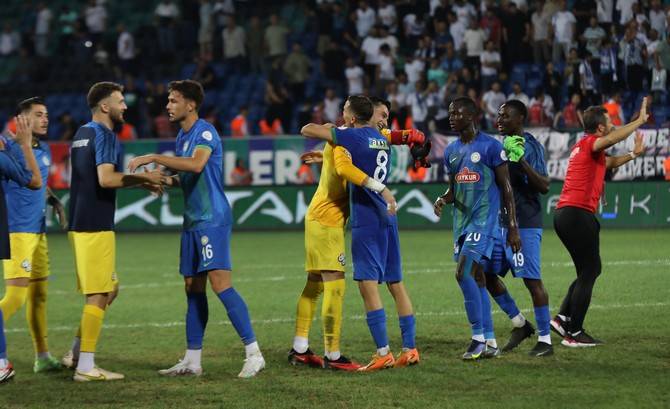 Çaykur Rizespor - Fatih Karagümrük maçından kareler 47