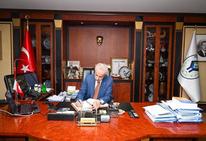 Ulaştırma ve Altyapı Bakanı Abdulkadir Uraloğlu, Rize'de 15