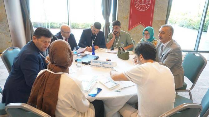 Rize'de Birleştiren ve Bizleştiren Eğitim Hareketi: MEBİZ Çalıştayı 12