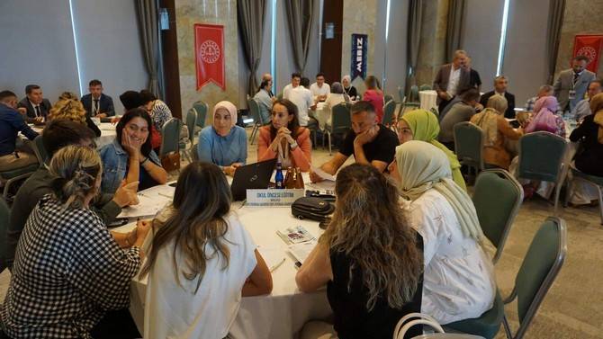 Rize'de Birleştiren ve Bizleştiren Eğitim Hareketi: MEBİZ Çalıştayı 13