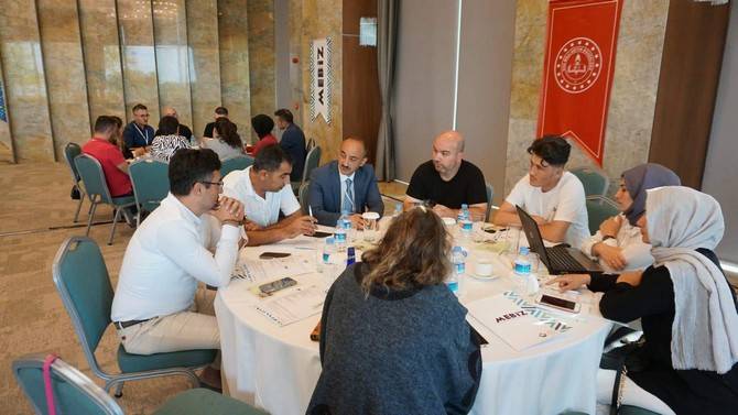 Rize'de Birleştiren ve Bizleştiren Eğitim Hareketi: MEBİZ Çalıştayı 24