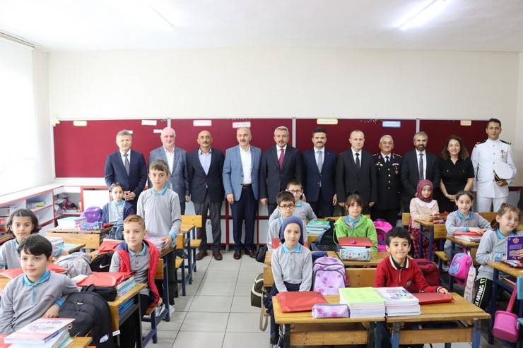 Rize'de 'ilk ders zili' Cumhuriyetle yaşıt Pehlivantaşı İlkokulunda çaldı 40