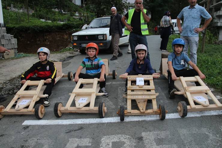 Rize’de Laz Ralli Tahta Arana Yarışları Renkli Görüntülere Sahne Oldu 1