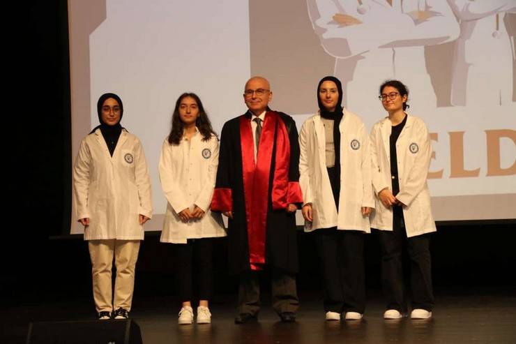 RTEÜ Tıp Fakültesi Öğrencileri Beyaz Önlüklerini Giydi 1