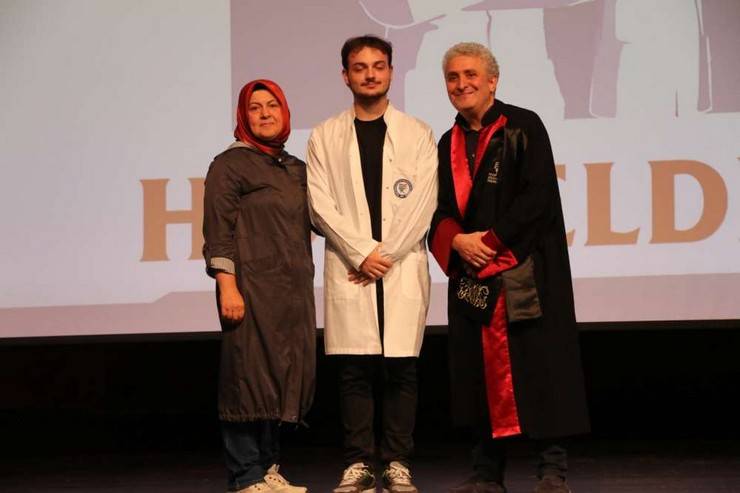 RTEÜ Tıp Fakültesi Öğrencileri Beyaz Önlüklerini Giydi 10