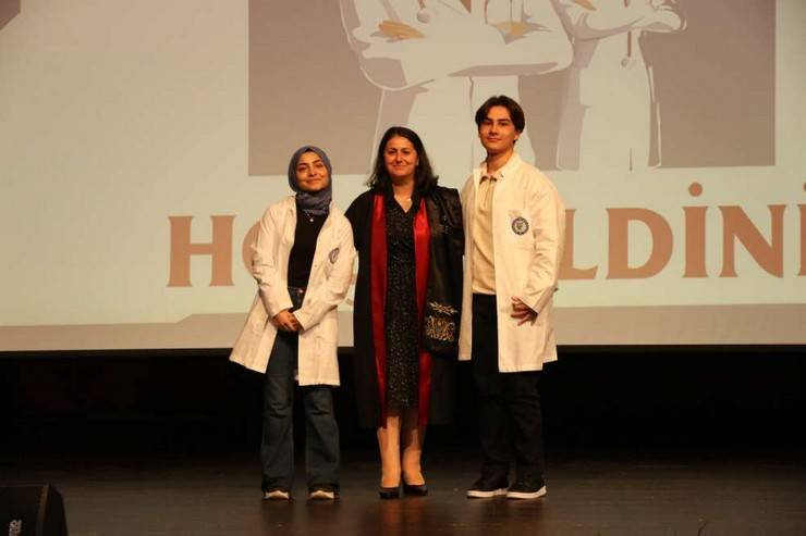 RTEÜ Tıp Fakültesi Öğrencileri Beyaz Önlüklerini Giydi 13