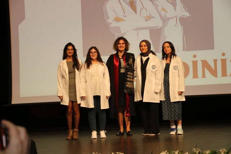RTEÜ Tıp Fakültesi Öğrencileri Beyaz Önlüklerini Giydi 19