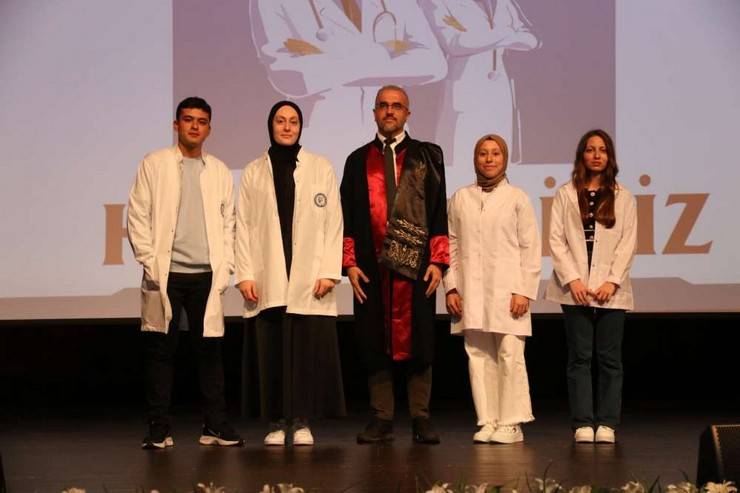 RTEÜ Tıp Fakültesi Öğrencileri Beyaz Önlüklerini Giydi 26