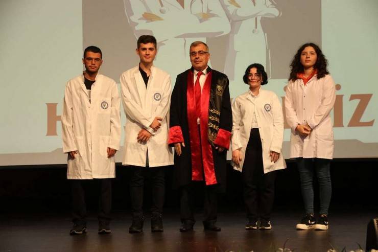 RTEÜ Tıp Fakültesi Öğrencileri Beyaz Önlüklerini Giydi 30