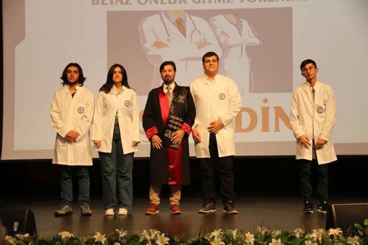 RTEÜ Tıp Fakültesi Öğrencileri Beyaz Önlüklerini Giydi 32