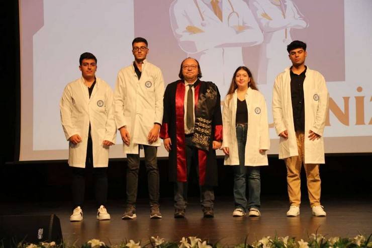 RTEÜ Tıp Fakültesi Öğrencileri Beyaz Önlüklerini Giydi 38