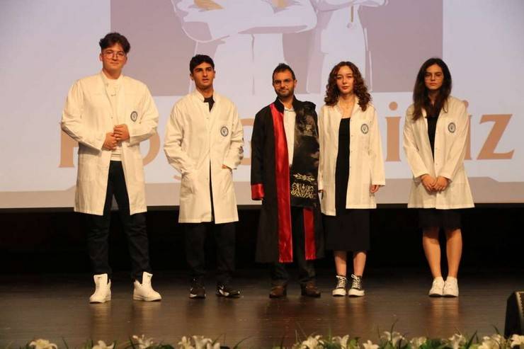 RTEÜ Tıp Fakültesi Öğrencileri Beyaz Önlüklerini Giydi 41