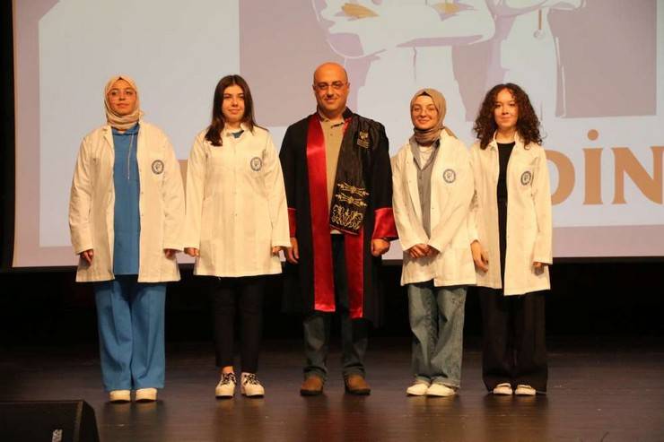RTEÜ Tıp Fakültesi Öğrencileri Beyaz Önlüklerini Giydi 45