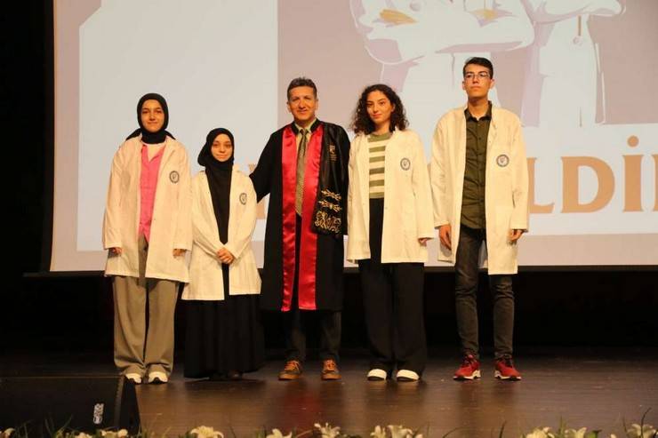 RTEÜ Tıp Fakültesi Öğrencileri Beyaz Önlüklerini Giydi 46