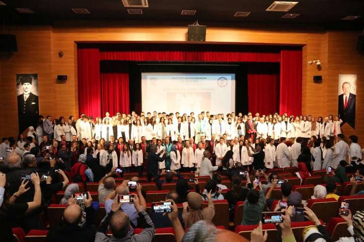 RTEÜ Tıp Fakültesi Öğrencileri Beyaz Önlüklerini Giydi 51