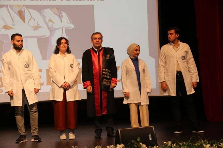 RTEÜ Tıp Fakültesi Öğrencileri Beyaz Önlüklerini Giydi 52