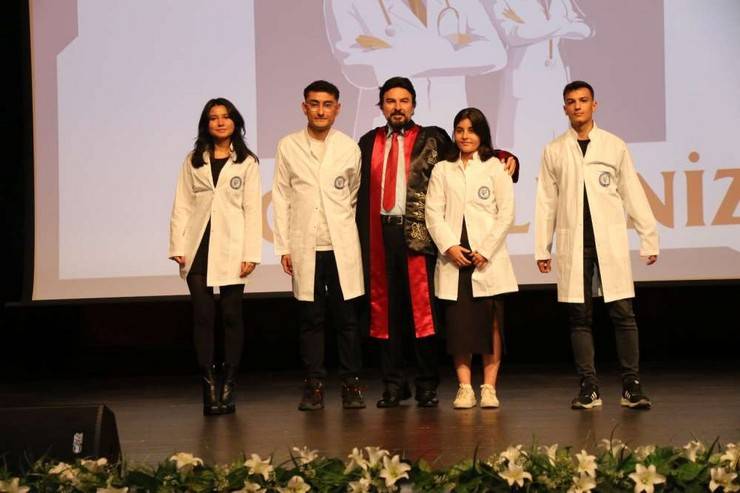 RTEÜ Tıp Fakültesi Öğrencileri Beyaz Önlüklerini Giydi 54