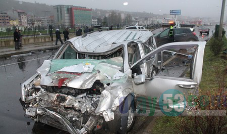 Rize Aracı Kaza Yaptı 2 Ölü 13