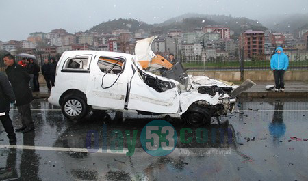 Rize Aracı Kaza Yaptı 2 Ölü 24