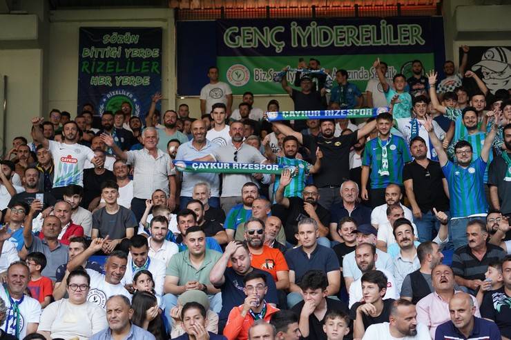 Çaykur Rizespor - EMS Yapı Sivasspor maçında nfotoğraflar 26