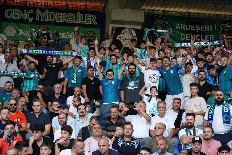 Çaykur Rizespor - EMS Yapı Sivasspor maçında nfotoğraflar 27