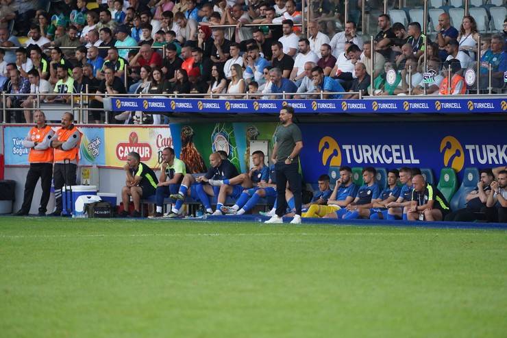 Çaykur Rizespor - EMS Yapı Sivasspor maçında nfotoğraflar 31