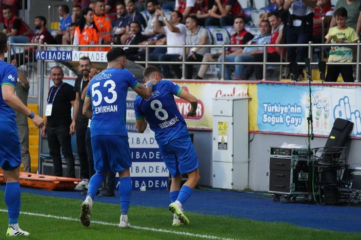 Çaykur Rizespor - EMS Yapı Sivasspor maçında nfotoğraflar 45