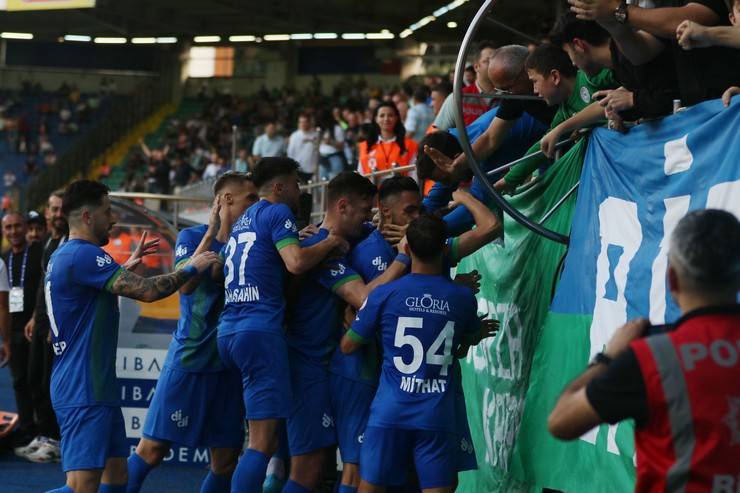 Çaykur Rizespor - EMS Yapı Sivasspor maçında nfotoğraflar 49