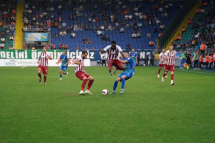 Çaykur Rizespor - EMS Yapı Sivasspor maçında nfotoğraflar 53