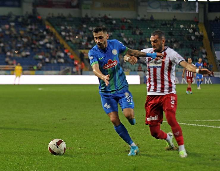 Çaykur Rizespor - EMS Yapı Sivasspor maçında nfotoğraflar 59