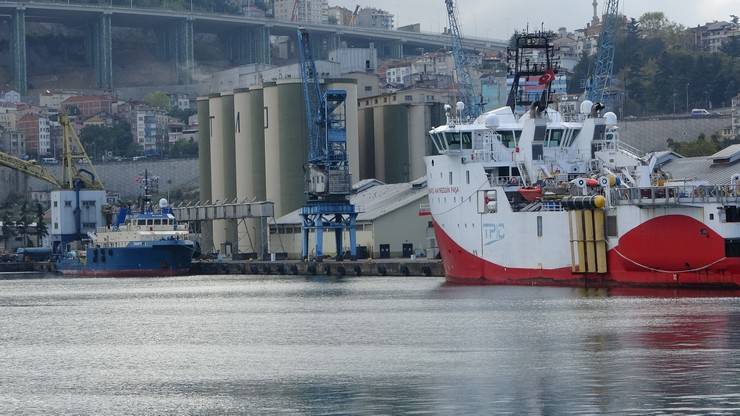 Barbaros Hayrettin Paşa sismik araştırma gemisi, Trabzon Limanı’na demirledi 10
