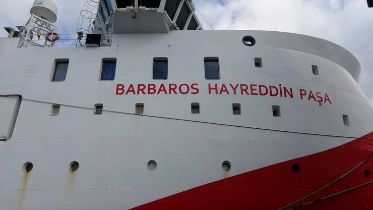 Barbaros Hayrettin Paşa sismik araştırma gemisi, Trabzon Limanı’na demirledi 2