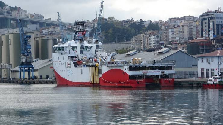 Barbaros Hayrettin Paşa sismik araştırma gemisi, Trabzon Limanı’na demirledi 9