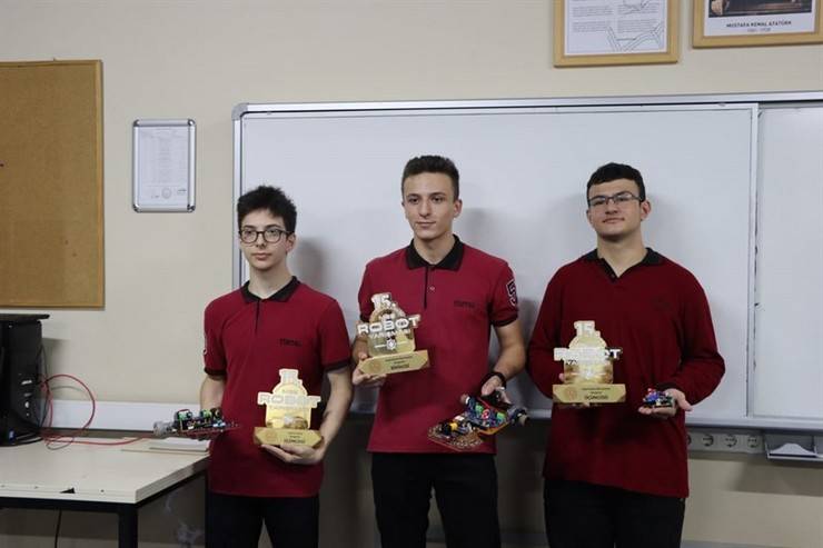 15. MEB Robot Yarışması Rize Şampiyonları Ödüllendirildi 4