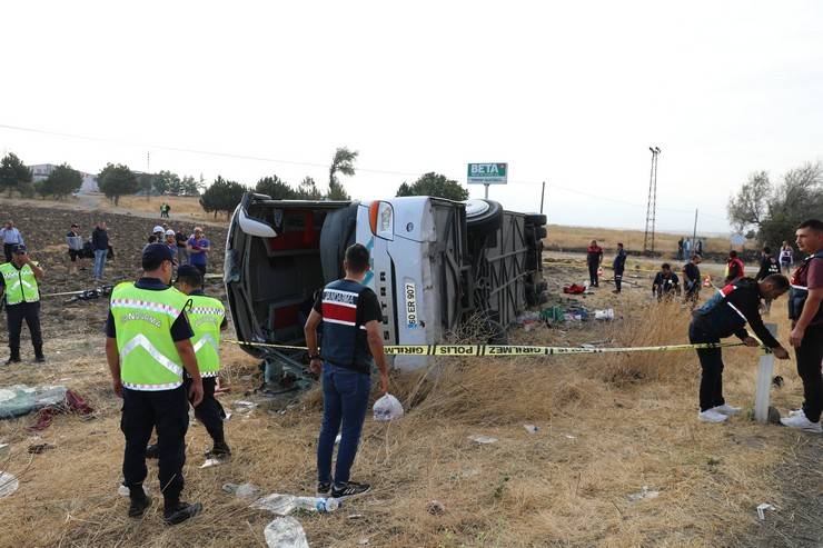 Amasya'da yolcu otobüsü kazası: 6 ölü, 35 yaralı 2